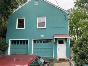 Building Photo - 1302 Crozet Ave