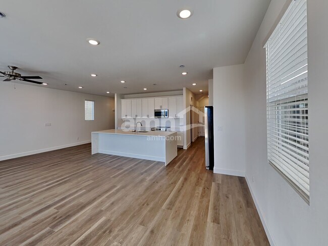 Building Photo - 10548 Lagaspi Dr