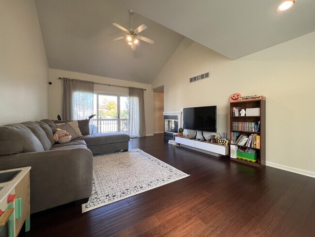 Foto del edificio - 240 Newberry Ln