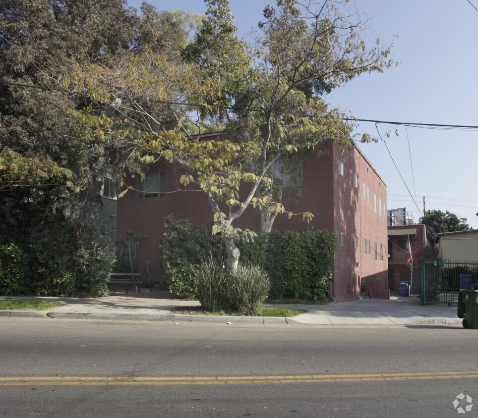 Primary Photo - 706-710 1/2 N Hoover St