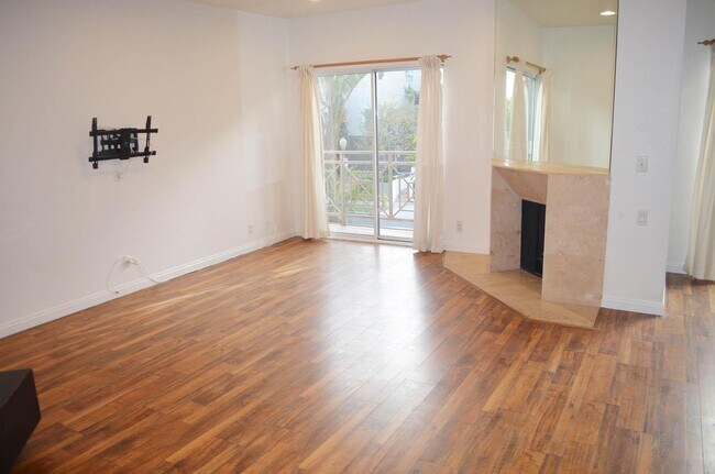 Living-Dining Room - 1722 Malcolm Ave