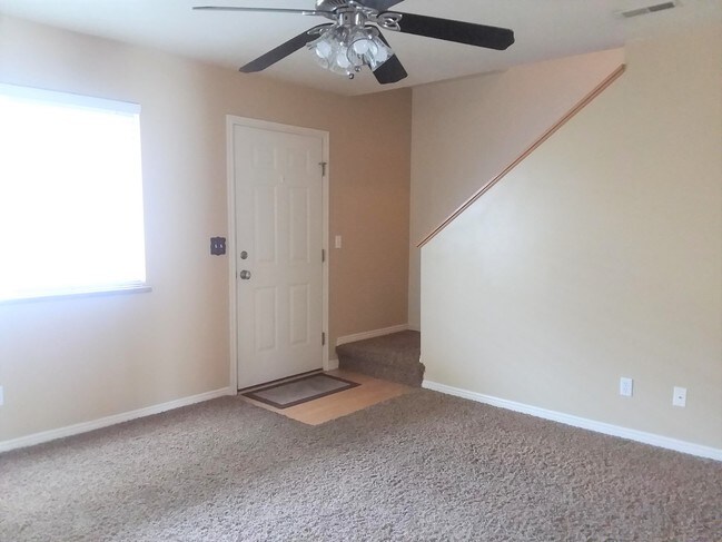 Building Photo - 1639 Talon Dr