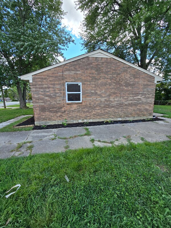Foto del edificio - 9320 Moonridge Pl