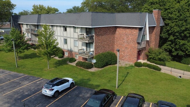 Building Photo - Dunlap Lakeside