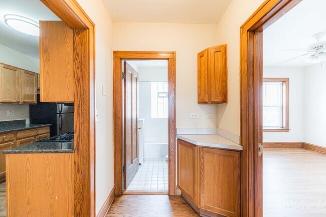 Foto del edificio - 3516 N Lawndale Ave