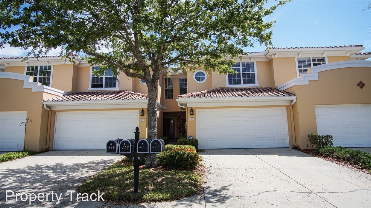 Primary Photo - 415 Barcelona Dr