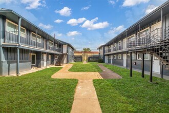 Building Photo - 4706 Yellowstone Blvd