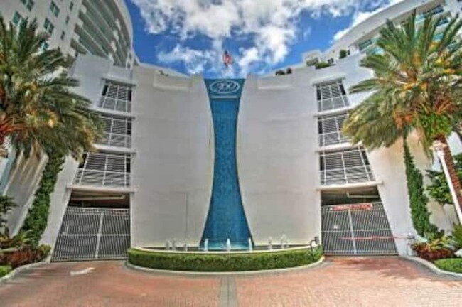 Foto del edificio - 7900 Harbor Island Dr