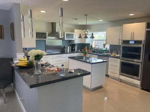 Foto principal - 7685 San Mateo Dr E