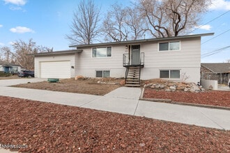 Building Photo - 655 Walker Ave