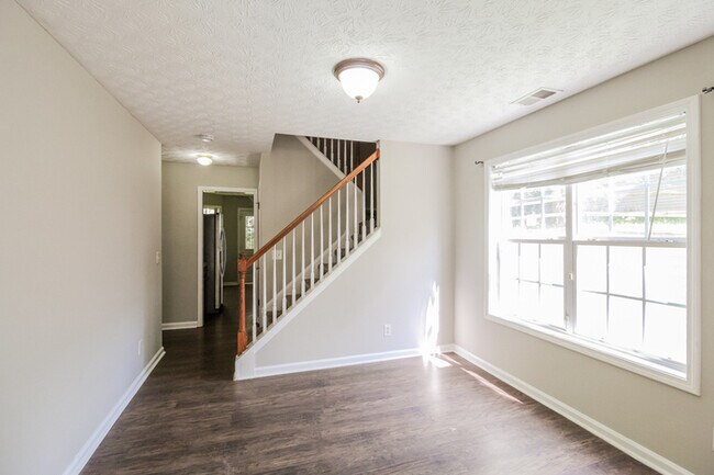Foto del edificio - 3328 River Run Trail