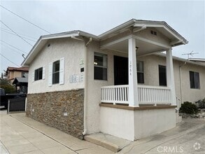 Building Photo - 1064 W 18th St