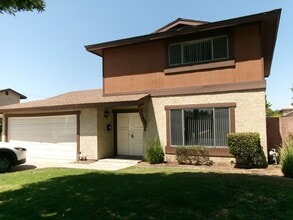Building Photo - 15713 Blaine Ave