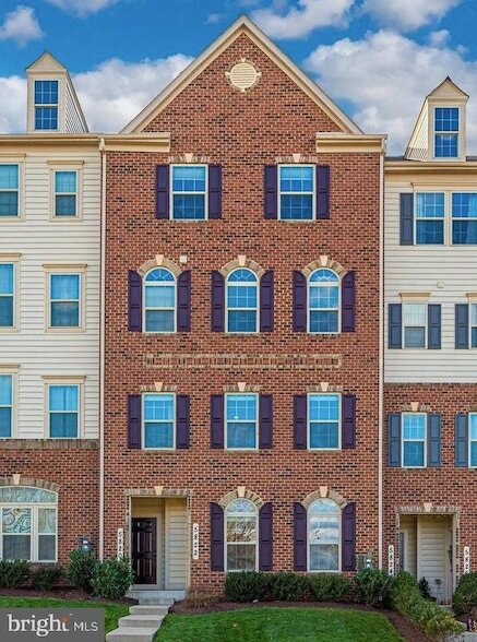 Foto principal - 5822 Oakdale Vlg Rd