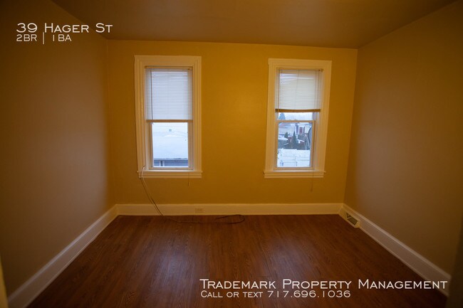 Building Photo - 39 Hager St