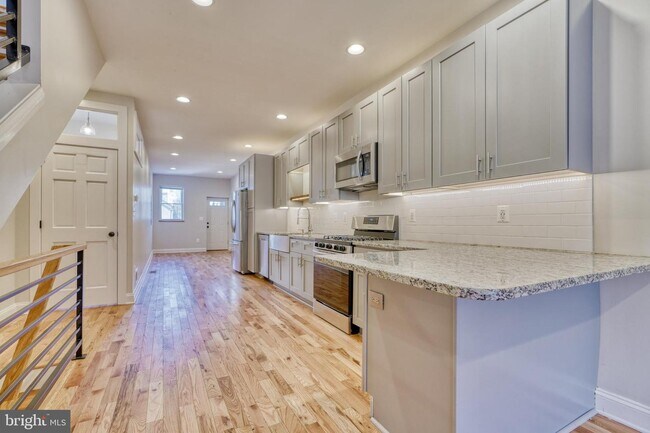 Foto del edificio - 336 E 21st St