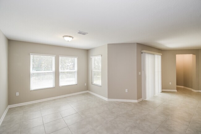 Foto del edificio - 9062 Open Field Rd, Jacksonville, FL