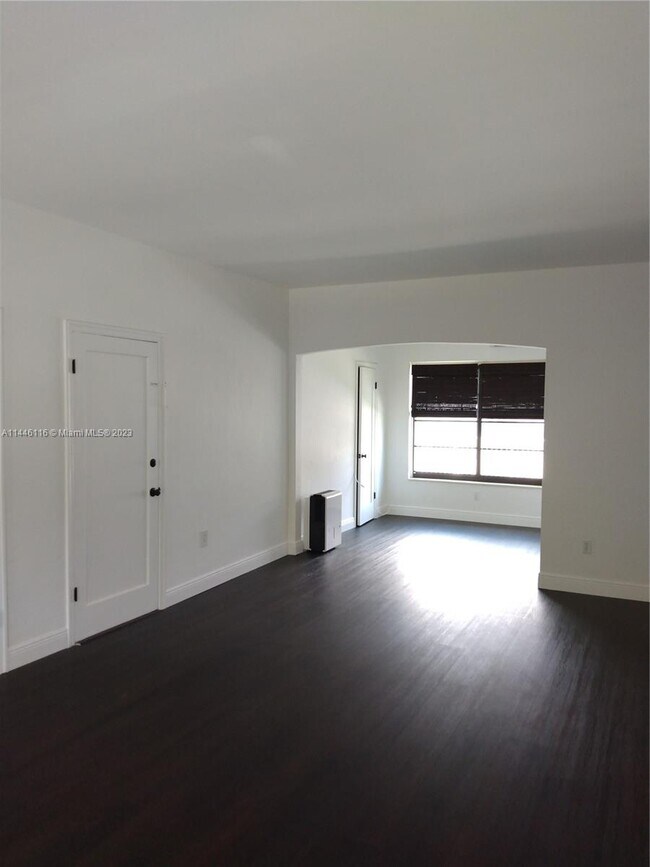 Foto del edificio - 245 83rd St