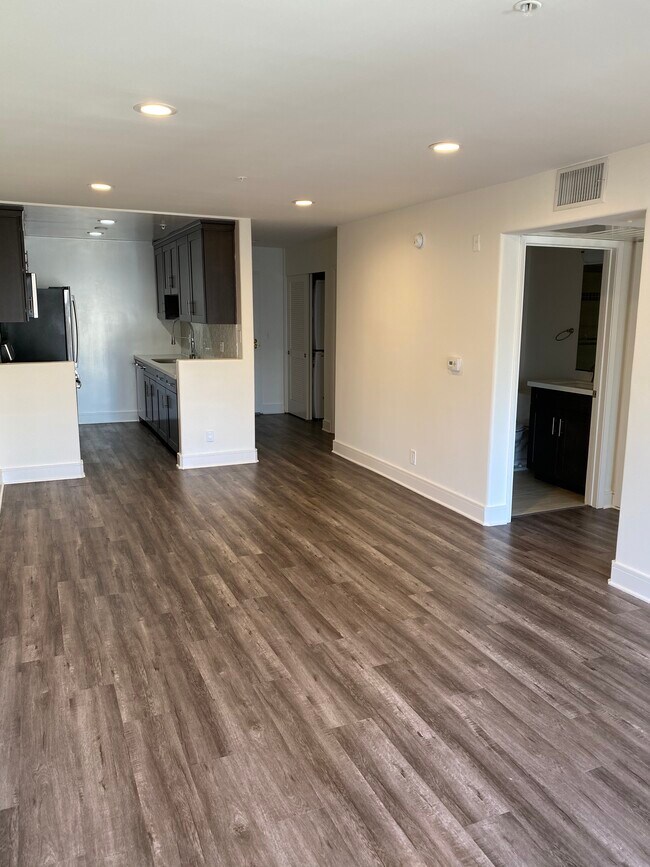 Foto del edificio - 3861 Vinton Ave