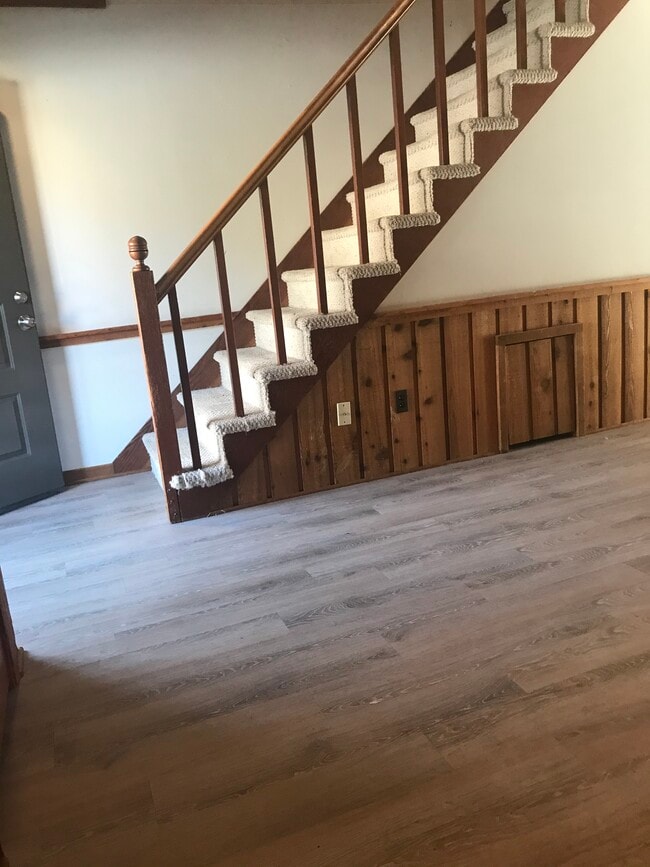 Building Photo - 360 Vista Cir