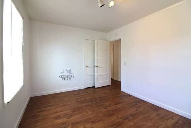 Building Photo - 804 Symons St