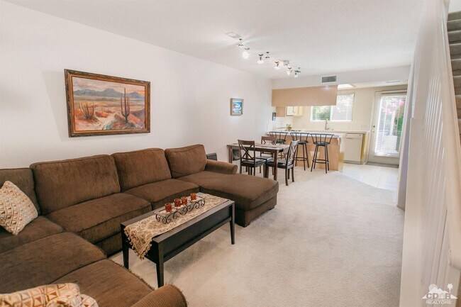 Building Photo - 384 Tava Ln