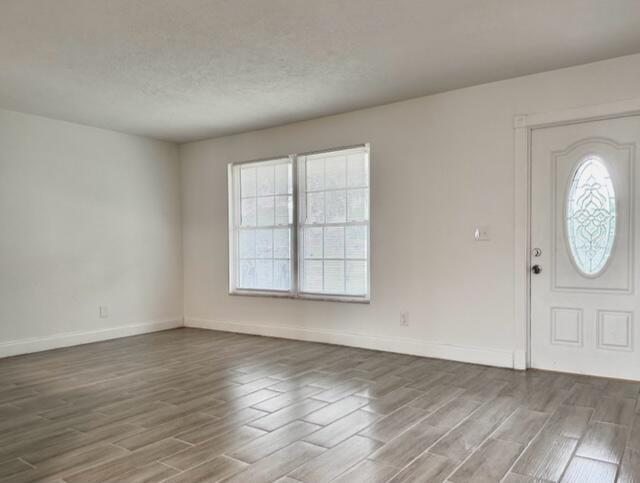 Building Photo - 603 SE Harborview Dr