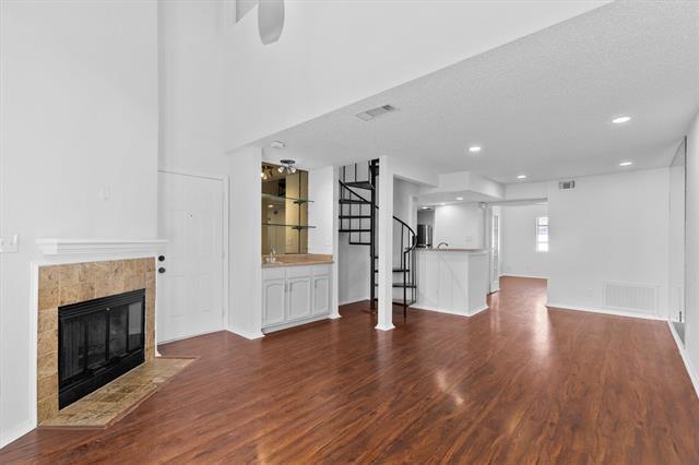 Foto del edificio - 5590 Spring Valley Rd