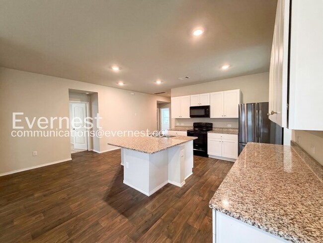 Building Photo - 6025 Montrelia Dr