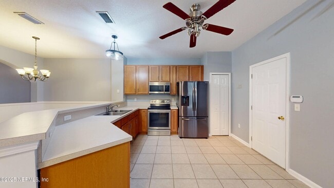 Foto del edificio - 9744 Summer Grove Way W