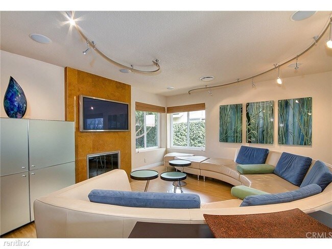 Building Photo - 2 br, 2 bath House - 2230 W Hemlock Way