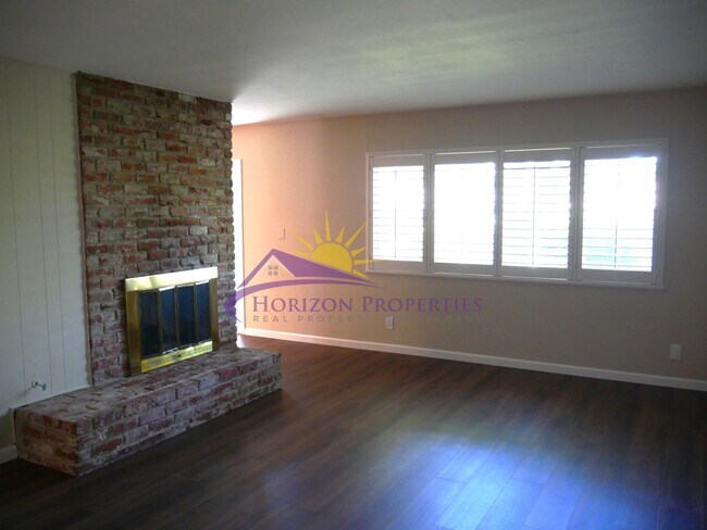 Foto del edificio - Remodeled 3 Bed 2 Bath 1,215 Sq Ft Citrus Heights Home