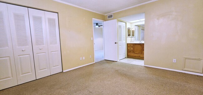 Foto del edificio - 3036 Eastland Blvd