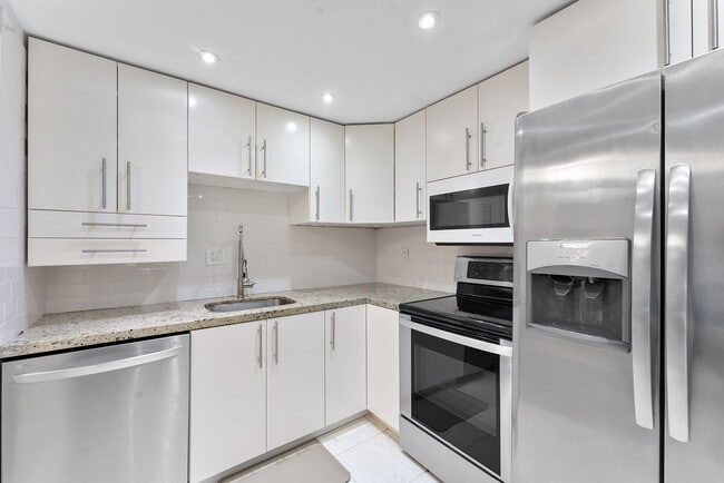 Foto del edificio - 9370 SW 8th St