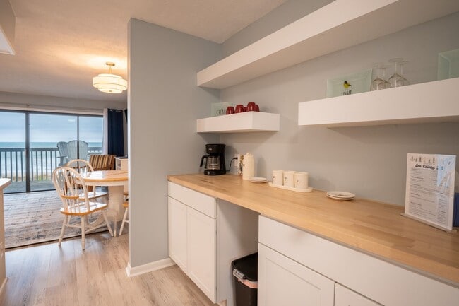 Photo - OCEANFRONT OFF-SEASON ONE BEDROOM RENTAL Apartment