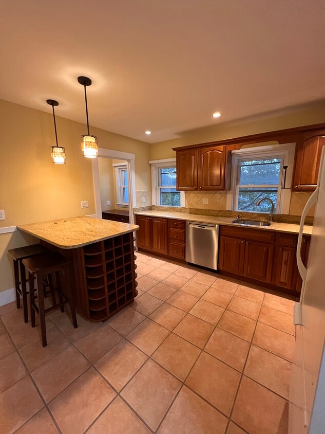 kitchen - 311 Waverley Ave