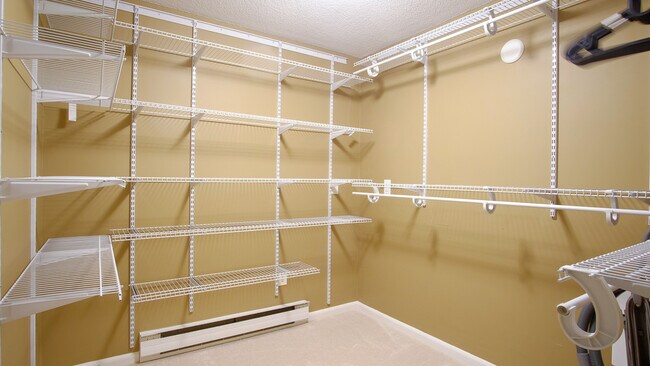 Building Photo - 183 Loomis Dr