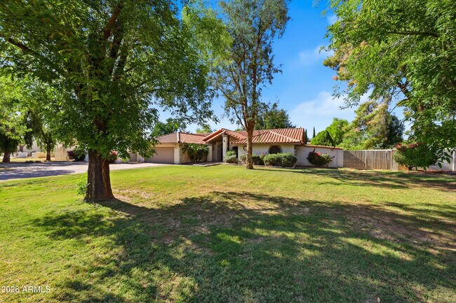 Building Photo - 10432 W Avalon Dr