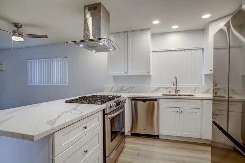 Building Photo - 1064 N Escondido Blvd