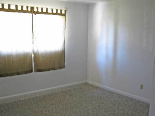 Building Photo - NICE UPDATED 2BED 1BATH HOME LOCATED NEAR ...