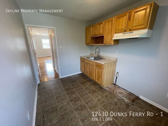 Foto del edificio - 12430 Dunks Ferry Rd