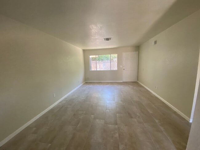 Foto del edificio - 450 S.19th Avenue