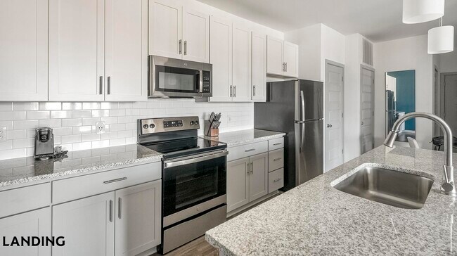 Foto del edificio - 100 Wildwood Ct