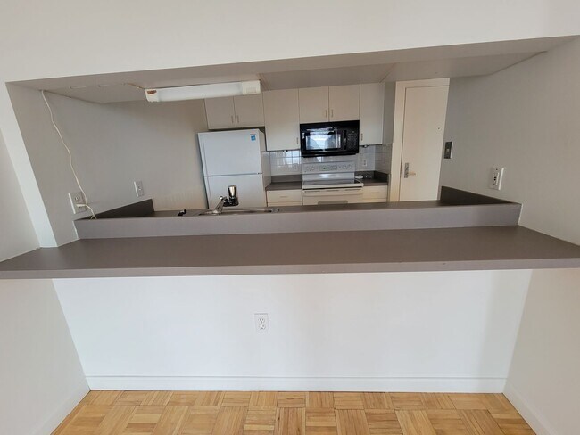 Foto del edificio - Studio Available Near North Quincy T