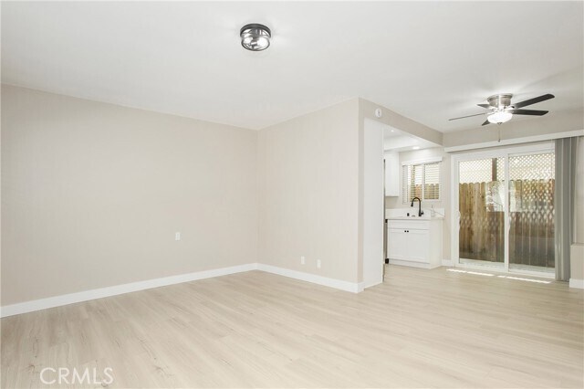 Foto del edificio - 6235 Comstock Ave