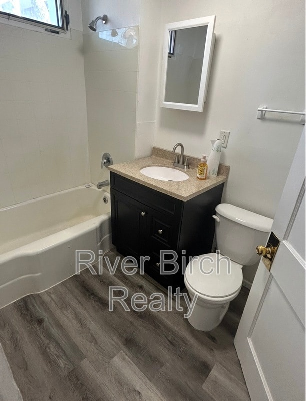 Building Photo - 417 E Cook St