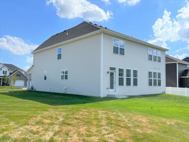 Foto del edificio - 218 Rhinebeck Wy