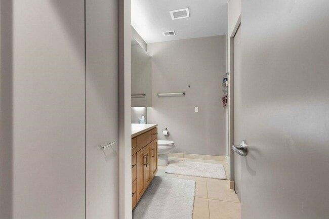 Building Photo - 101 Cherry St