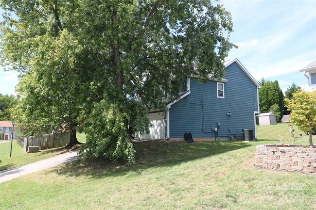Building Photo - 7130 Lanark Ct
