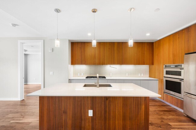 Foto del edificio - LUX 2BD, 2.5BA Condo in the Lakehouse off Sloan's Lake